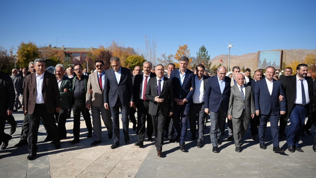 AK Parti Van İl Başkanı Arvas mahalle ziyaretlerini sürdürüyor