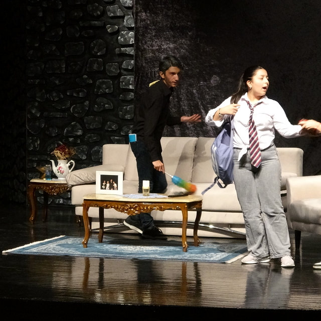 İşitme engellilerin işiten çocukları, Alperen'in yürüyebilmesi için işaret...