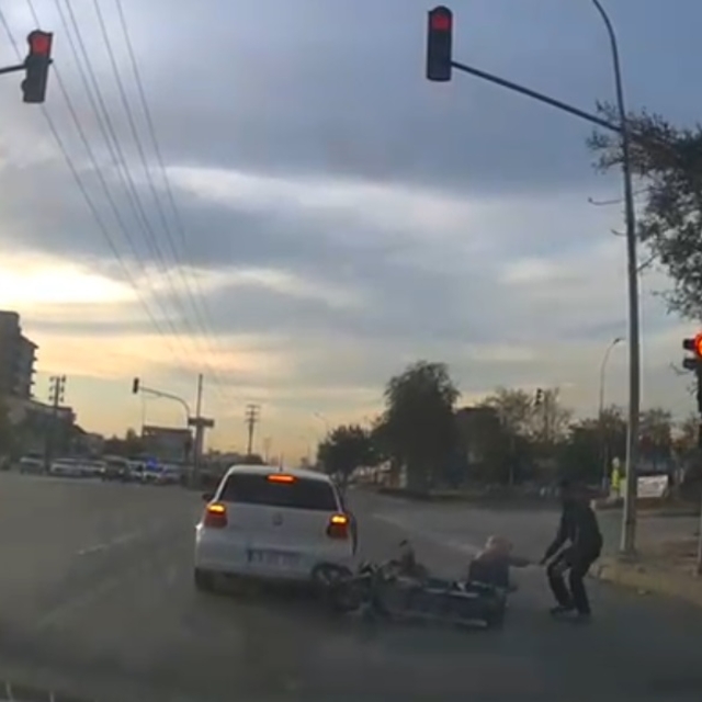 Adana'da motosiklet kazaları kamerada