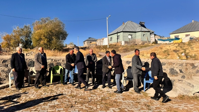 Malazgirt'te "Hayırlı günler komşum" ziyaretleri sürüyor