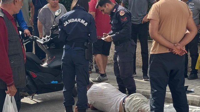 Antalya'da eşini bıçakla yaralayan kişi gözaltına alındı