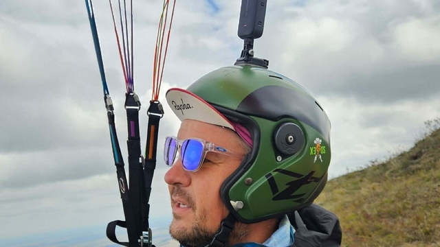 Fethiye'de kayalıklara düşen Rus paraşütçü öldü