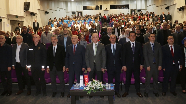 Trabzon'da böbrek hastası çocukların hazırladığı kitaplar tanıtıldı