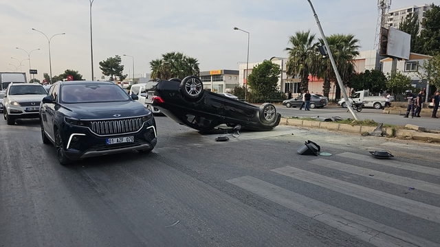 Adana'da otomobilin çarptığı elektrikli bisikletin sürücüsü yaralandı