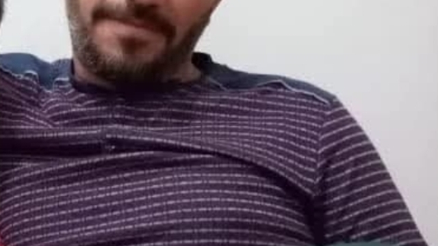 Lastiğini değiştirdiği TIR'ın altında kalan şoför, yaşam mücadelesini kaybetti