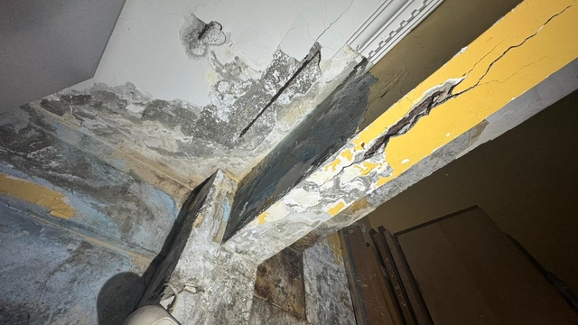 Darıca ilçesinde 2 binanın kolonları çatladı vatandaşlar evlerini tahliye etti (3)