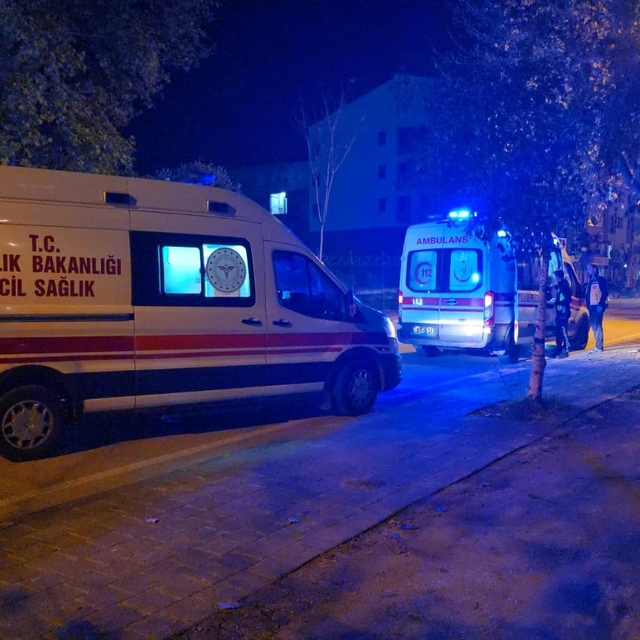 Bursa'da motosiklet ile otomobil çarpıştı: 2 yaralı