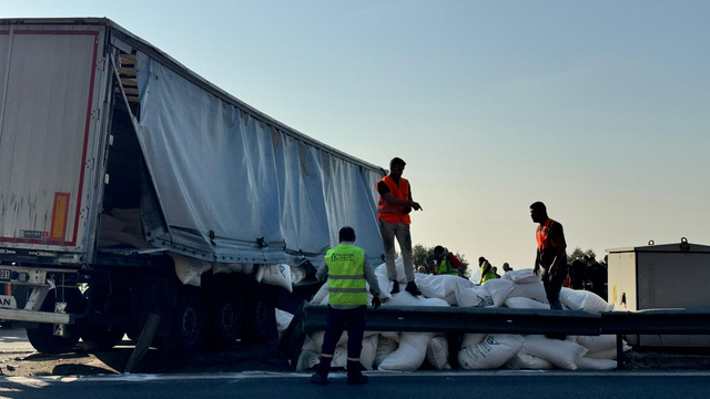 Anadolu Otoyolu Kocaeli kesiminin Ankara istikameti kaza nedeniyle ulaşıma kapandı