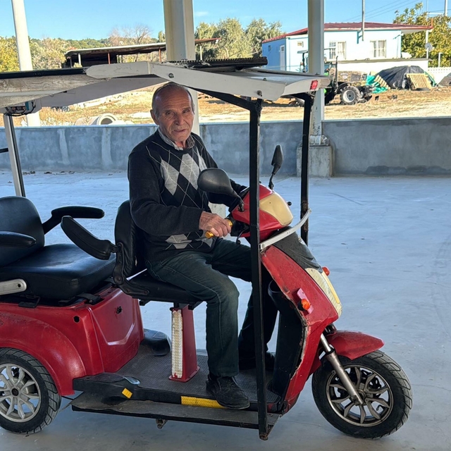 Emekli işçiden güneş enerjili bisiklet, el yapımı kompresör