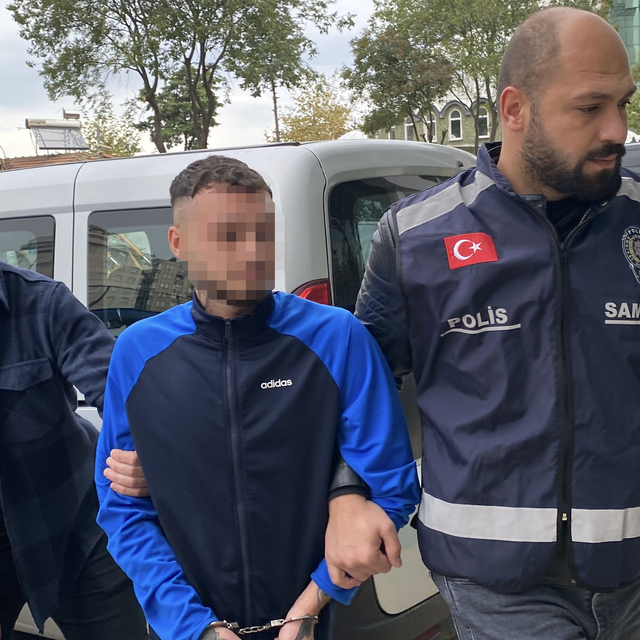 Husumetlisini bacaklarından bıçakladı