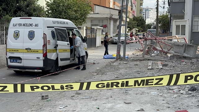 Adana'da inşaat iskelesinin düşmesi sonucu 1 işçi öldü, 1 işçi yaralandı