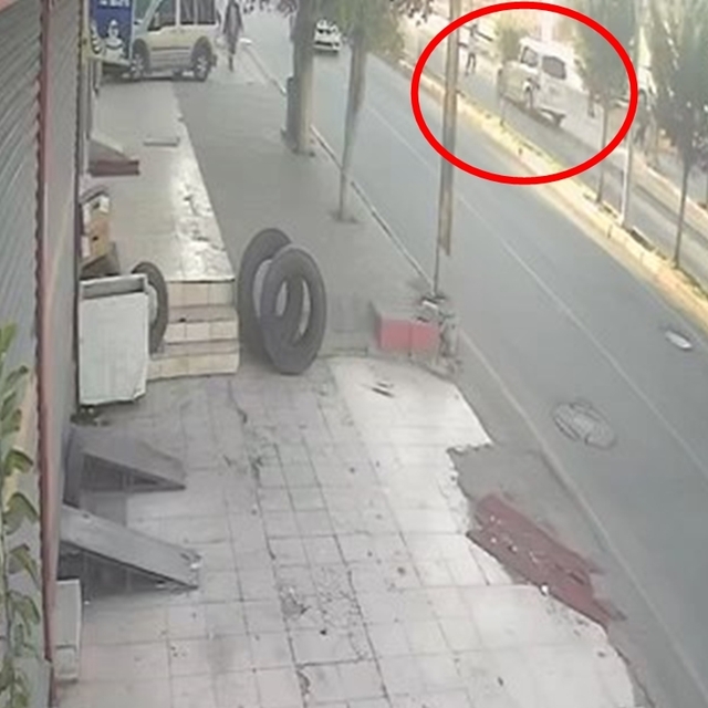 Polis otosunun çarptığı kadın, ağır yaralandı (2)