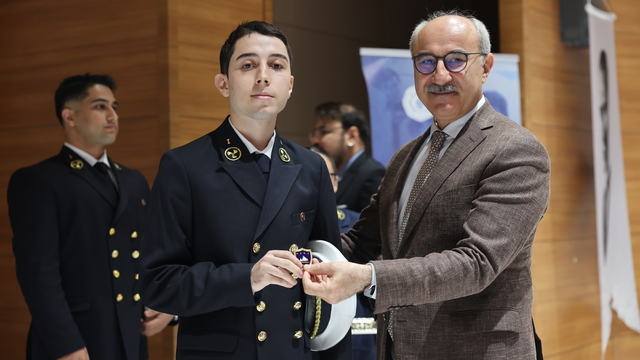 Bandırma'da denizcilik öğrencileri için bröve takma töreni düzenlendi