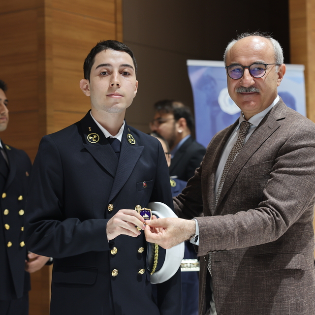 Bandırma'da denizcilik öğrencileri için bröve takma töreni düzenlendi
