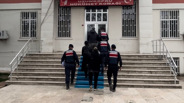 Edirne'de yurt dışına kaçma hazırlığındaki 3 FETÖ üyesi tutuklandı