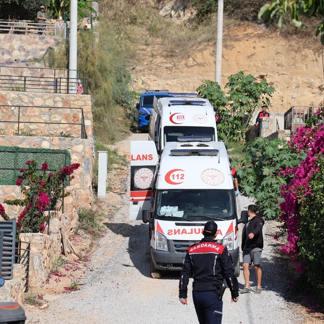 Muğla'da evi yakıp iki jandarmayı yaralayan şüpheli etkisiz hale getirildi