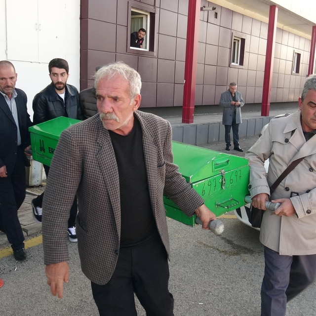 Cezaevinden izinli çıkan husumetlisi tarafından öldürülen kadın, toprağa ve...