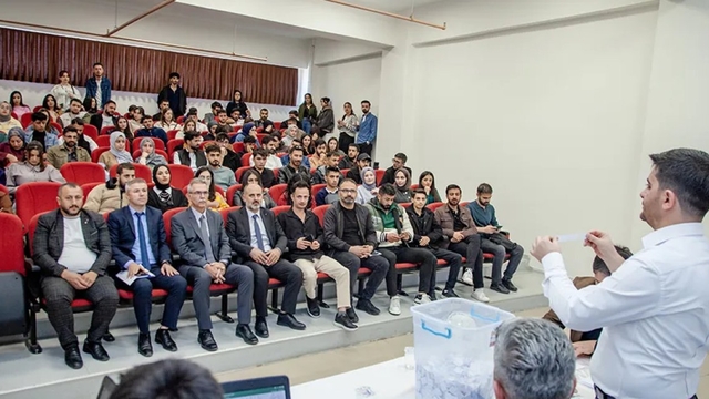 Hakkari'de 385 üniversite öğrencisi İŞKUR Gençlik Programı'ndan faydalanacak