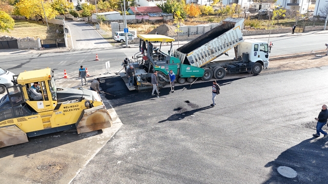 Melikgazi Belediyesi, Gesi Mimarsinan Caddesi'nde yolları yeniliyor