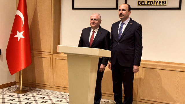 Milli Savunma Bakanı Güler, Konya Büyükşehir Belediyesini ziyaret etti