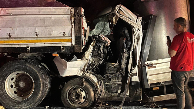 Süt toplama aracı TIR'a çarptı; 1 ölü