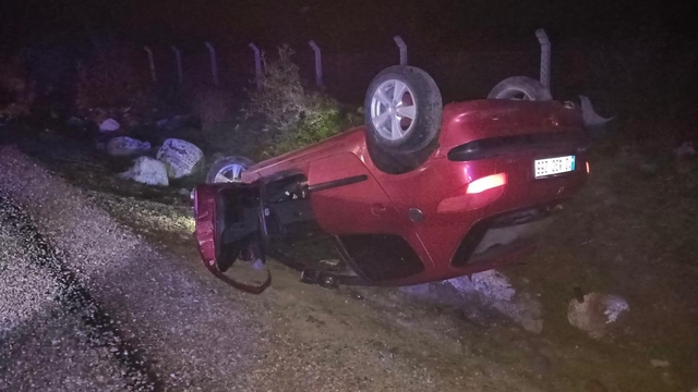 Çanakkale'de şarampole devrilen otomobilin sürücüsü öldü