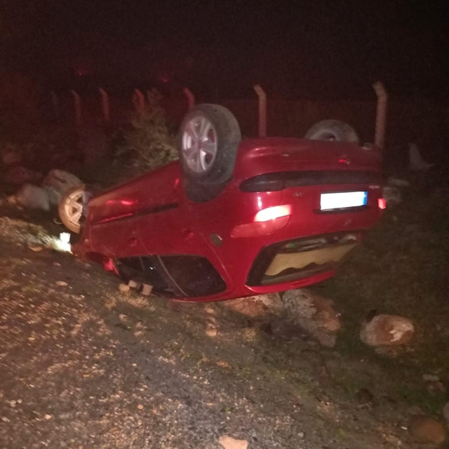 Çanakkale'de şarampole yuvarlanan otomobilin sürücüsü öldü