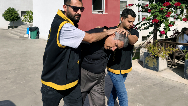 Otomobilin lastiği patlayınca yakalanan cinayet şüphelisi, susma hakkını kullandı