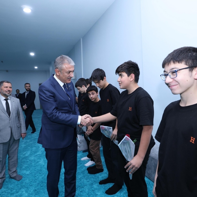 Mardin Valisi Tuncay Akkoyun Kur'an Eğitim Merkezi'ni ziyaret etti