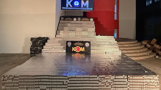 Adana'da 105 bin paket gümrük kaçağı sigara ele geçirildi