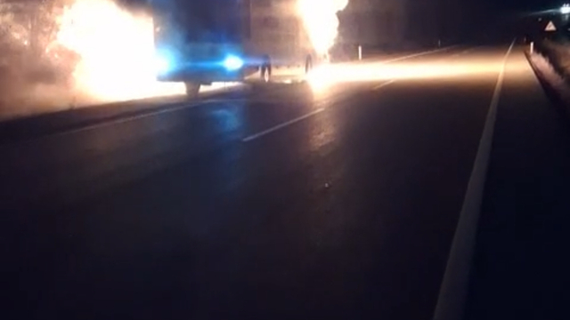 Karabük'te seyir halindeki yolcu otobüsü yandı