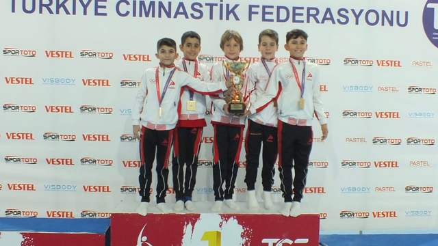 Şavkar Cimnastik Spor Kulübü, cimnastikte küçük erkeklerde de zirvede