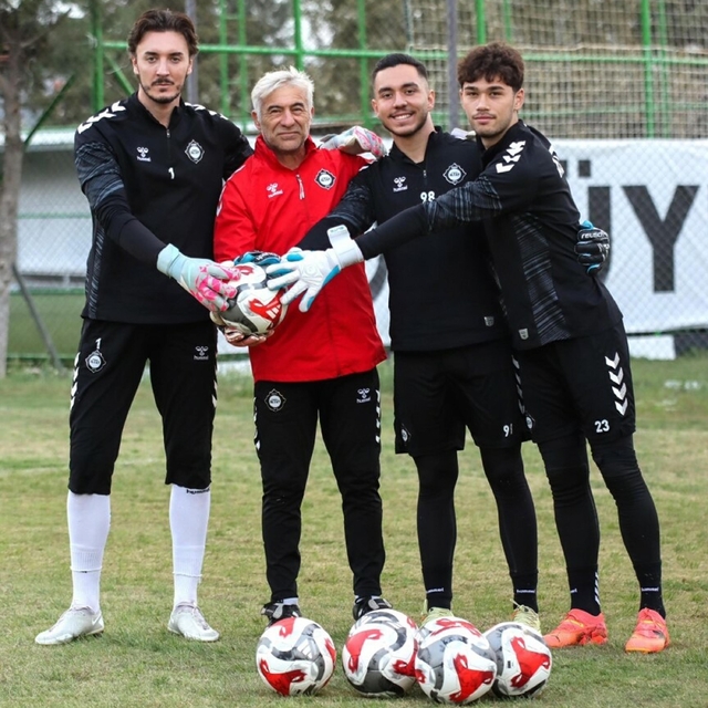 Altay'da 3 kaleci görev yaptı