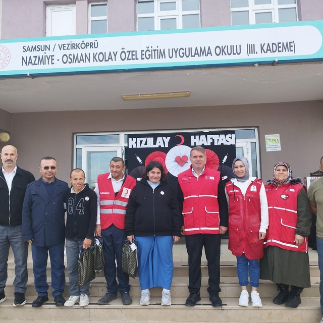Samsun'da Türk Kızılay'dan özel öğrencilere moral ziyareti