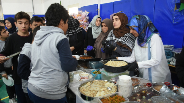 Malatya'da lise öğrencileri Gazze yararına kermes düzenledi