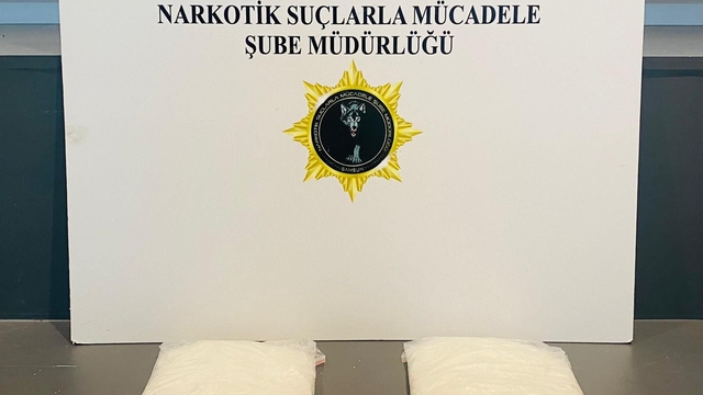 Samsun'da otobüsün tuvaletine gizlenmiş uyuşturucu ele geçirildi