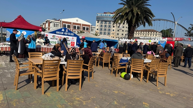 Giresun'da, Filistin halkı için hayır çarşısı açıldı