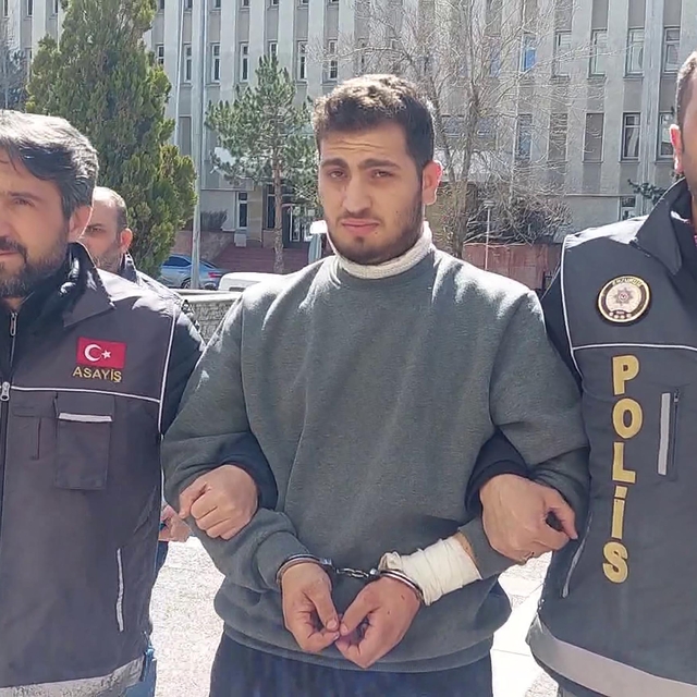 Eşini hastane bahçesinde boğan sanığa ağırlaştırılmış müebbet