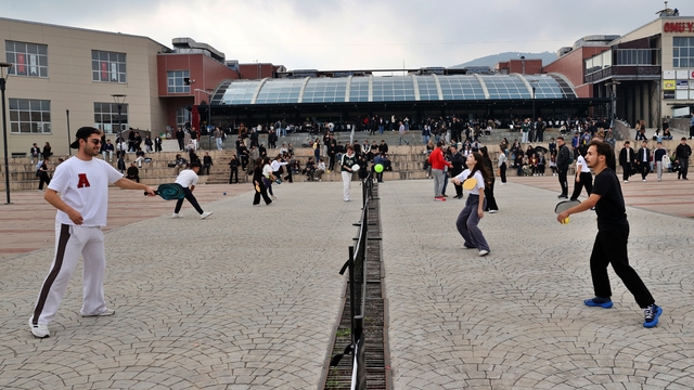 Samsun'da teknoloji bağımlılığına dikkati çekmek amacıyla pickleball etkinliği düzenlendi