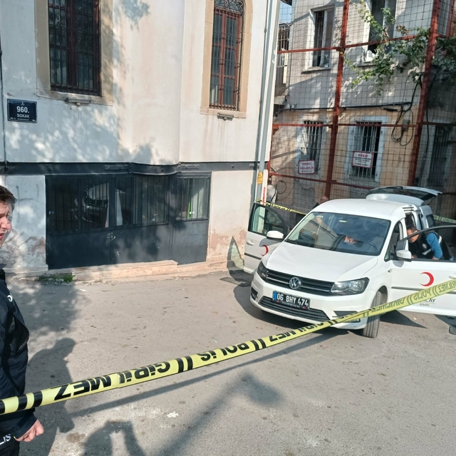 Yemek dağıtan Kızılay çalışanı, tabanca ile vuruldu