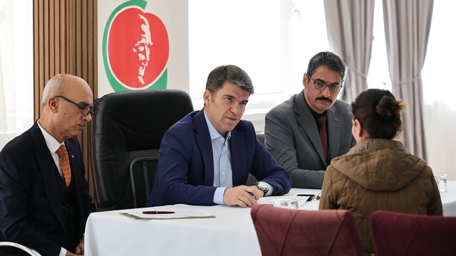 Amasya ValiSİ Önder Bakan, Halk Günü Toplantısı'nda vatandaşları dinledi