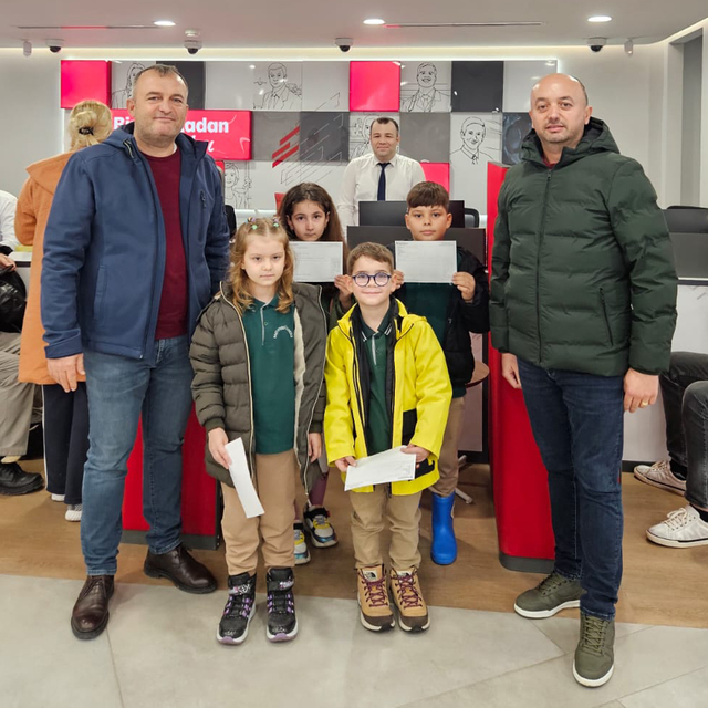 İlkokul öğrencileri, harçlıklarını LÖSEV'e bağışladı