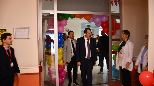 Vezirköprü Devlet Hastanesinde tedavi gören çocuklara moral etkinliği