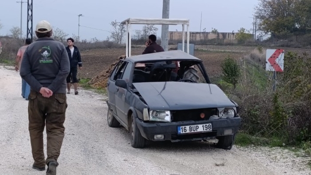 Bursa'da iki otomobil çarpıştı: 1 ölü, 2 yaralı