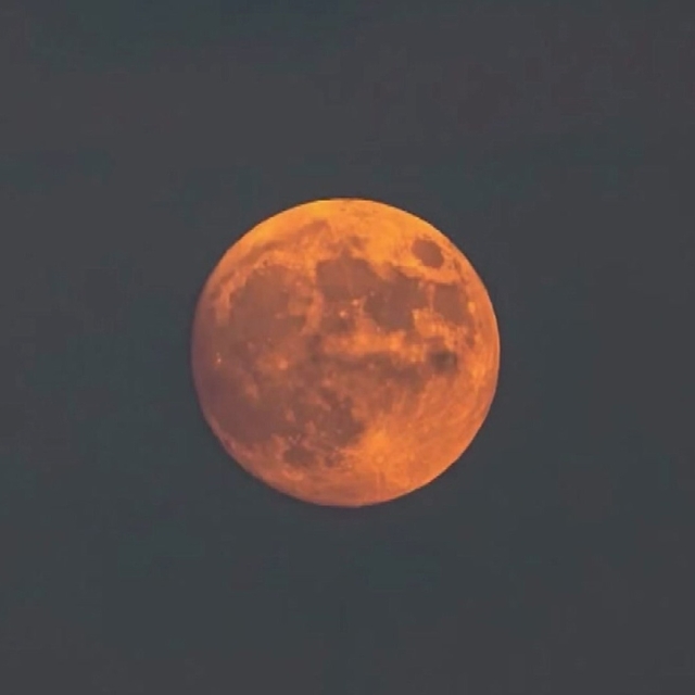 Antalya semalarında 'Kunduz Süper Dolunayı' görüntülendi