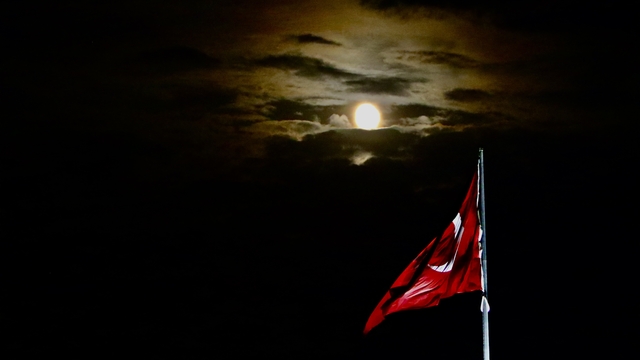 Süper Ay Manisa'da göz kamaştırdı