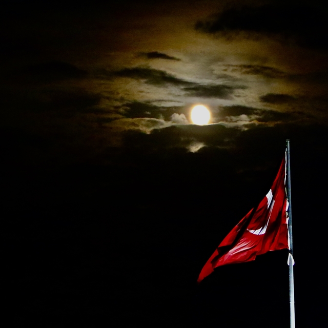 Süper Ay Manisa'da göz kamaştırdı