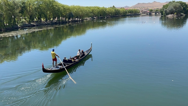 Kapadokya'da Kızılırmak Nehri'ndeki gondol turlarına yoğun ilgi