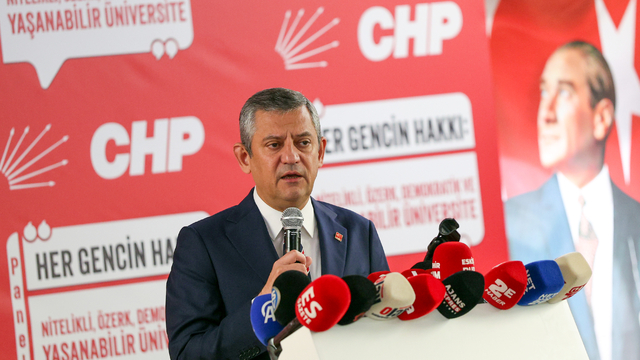 CHP Genel Başkanı Özel, Eskişehir'de panelde konuştu: