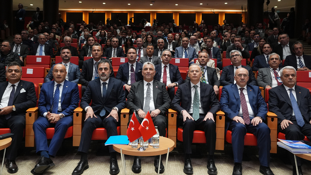 Ticaret Bakanlığı öncülüğünde "Ankara e-İhracat Zirvesi" düzenlendi